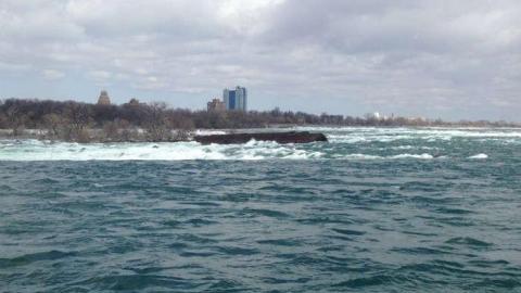 Stranded Scow photo 4