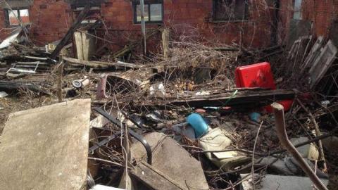 Crumbling - Simcoe-Glass--Aluminum14.jpg