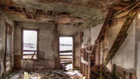 Don't Shake the Building - np5.jpg