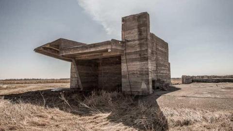 5 Penguins of the Apocalypse - Lurid-Fortification71.jpg