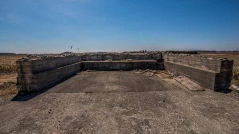 5 Penguins of the Apocalypse - Lurid-Fortification79.jpg