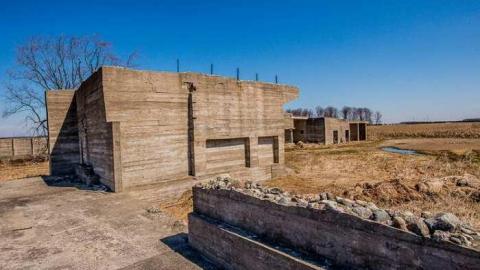 5 Penguins of the Apocalypse - Lurid-Fortification27.jpg