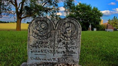 Sheffield Pioneer Cemetery 1810 photo 5