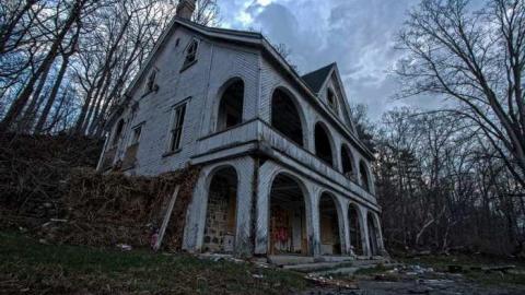 April 26 2014 - Across-The-River169.jpg