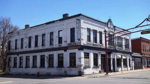 Still Alive - DSC03090.jpg