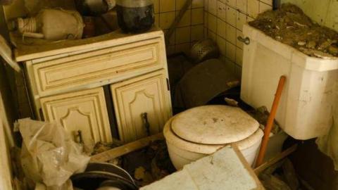 Spring - Mother-Marys-Messy-Mansion71.jpg