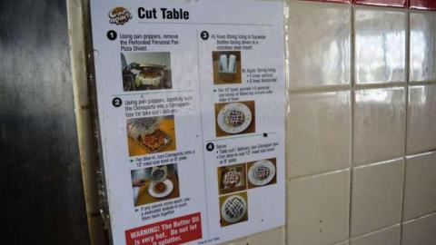 Thats A Tasty Pizza Pie - DSC_0385.jpg