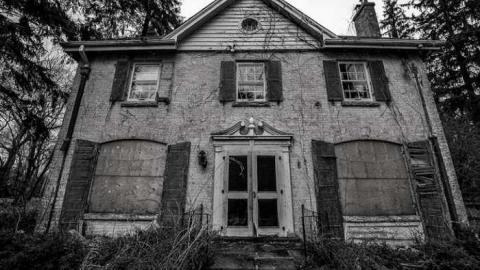 Passed By - Fanshawe-Beauty58.jpg