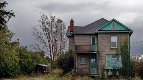 Cedar Creek weed house photo 4