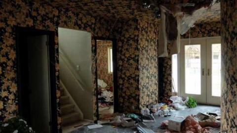 April2014 - Abandoned-Cat-Lady-House75.jpg