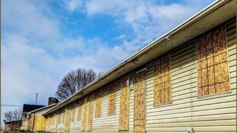 House Cleaning - Maple-Farms-Motel15.jpg