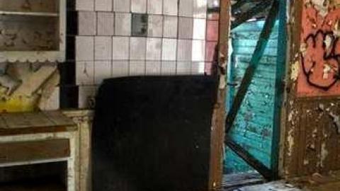 Voorheesville 05/14 - Tall-Red-on-8677.jpg