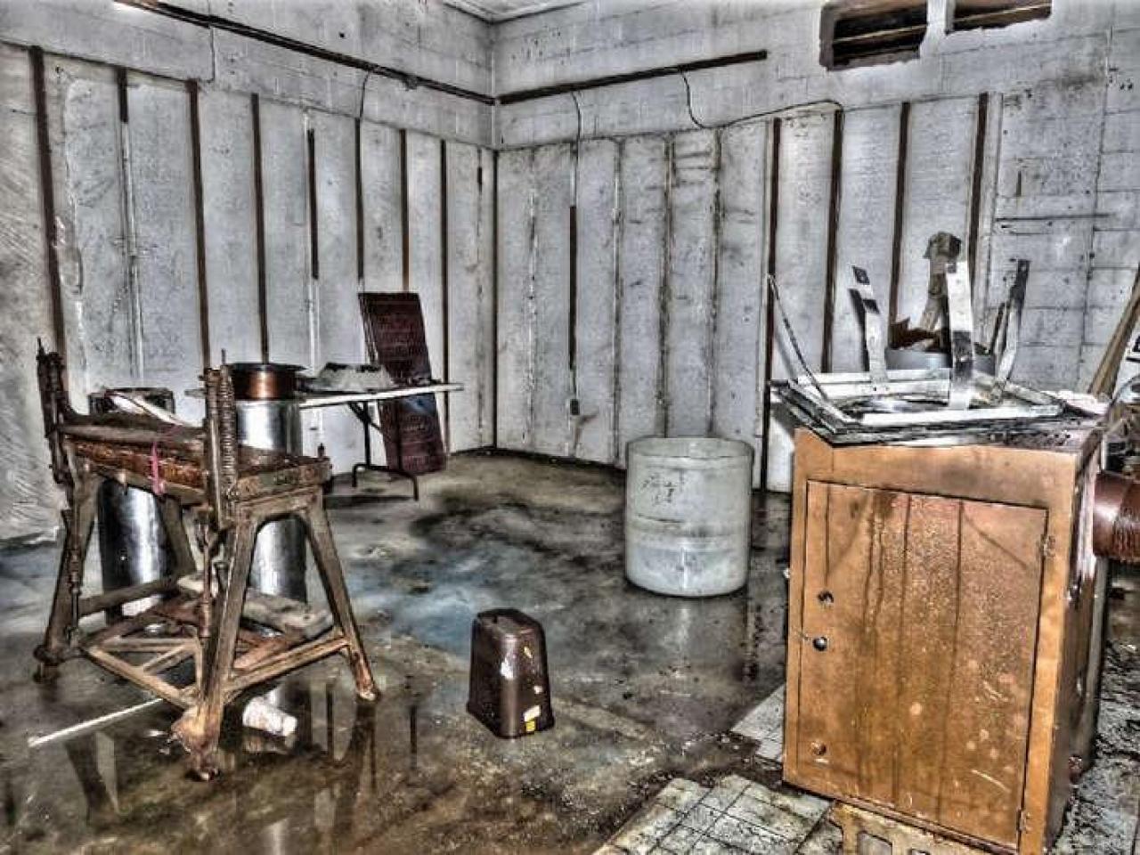 It's Raining Indoors - 6.jpg