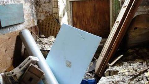 Darkened Decay - DSC07639.jpg