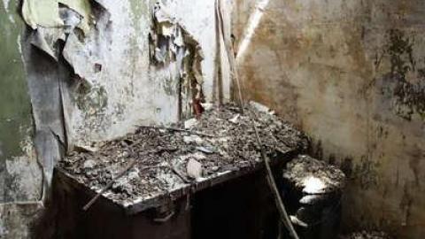 Darkened Decay - DSC07644.jpg