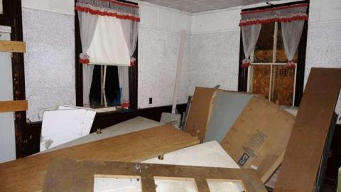 Darkened Decay - DSC07706.jpg