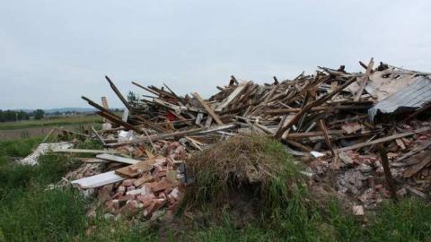 Barny's Rubble - 2663-Hwy-1480.jpg