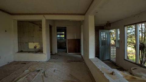 May 2014 - Kawartha-Downs-Speedway-House7.jpg