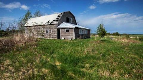 May 2014 - Kawartha-Downs-Speedway-House16.jpg