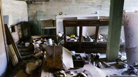 April 2012 - Neglected-Manor11.jpg