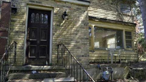 April 2012 - Neglected-Manor254.jpg