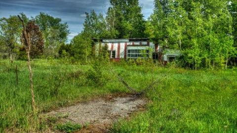 Pat Hotte's Garage - Keeping-Up-Appearances32.jpg