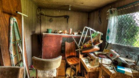 Pat Hotte's Garage - Keeping-Up-Appearances34.jpg