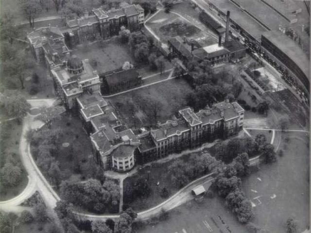 Asylum Patient Built Walls photo 4