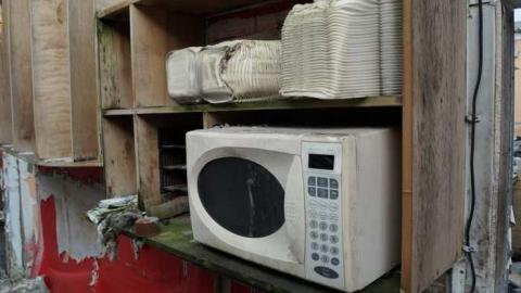 Old Pizza Smell - Carlos-Pizzaria14.jpg