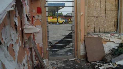 Old Pizza Smell - Carlos-Pizzaria27.jpg