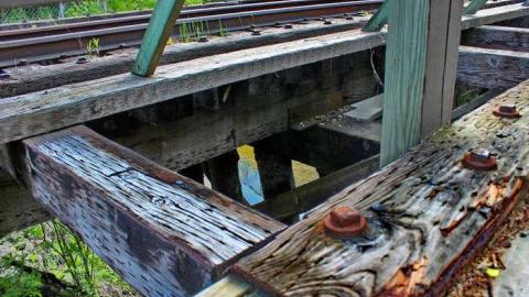 East of West - Schneider-Crk-Rail-Bridge-19032.jpg