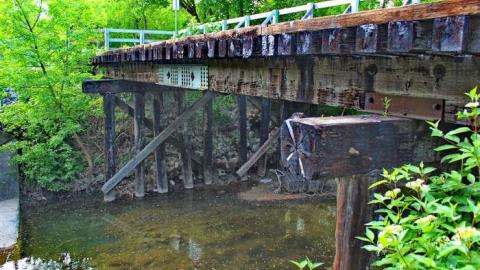 East of West - Schneider-Crk-Rail-Bridge-190316.jpg