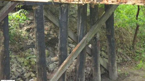 East of West - Schneider-Crk-Rail-Bridge-19033.jpg