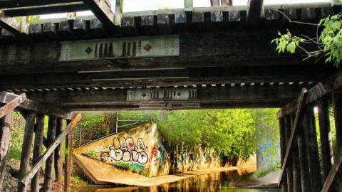 East of West - Schneider-Crk-Rail-Bridge-190310.jpg