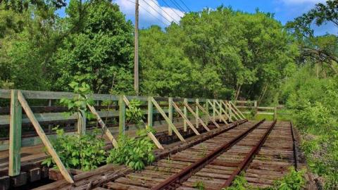 East of West - Schneider-Crk-Rail-Bridge-190311.jpg
