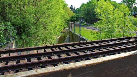 East of West - Schneider-Crk-Rail-Bridge-190326.jpg