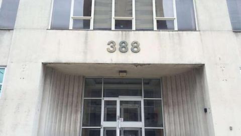 Three-Storey Downtown Office photo 3