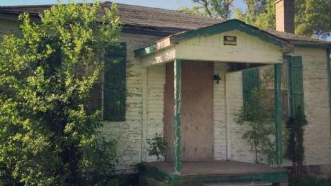 Sandbar St. - Sarnia-Rd-House,-Private-Drive34.jpg