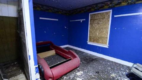 Racecar Bed - DSC_3345.jpg