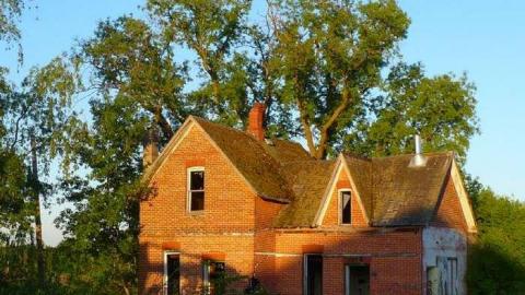 June 2014 - Old-Farm-in-New-Tecumseth3.jpg