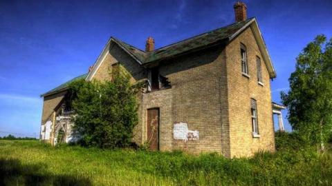 Lotsa Balls to get Inside - Reuben-Heise-House2.jpg