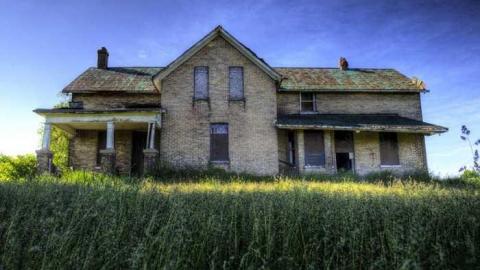 Lotsa Balls to get Inside - Reuben-Heise-House4.jpg