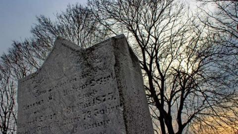 A Sideroad in Life - Ratzburg-Pioneer-Cemetery3.jpg