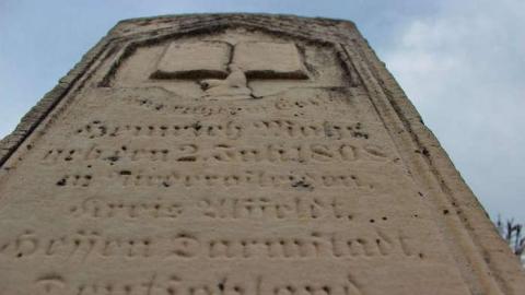 A Sideroad in Life - Ratzburg-Pioneer-Cemetery10.jpg