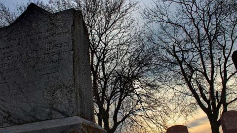A Sideroad in Life - Ratzburg-Pioneer-Cemetery35.jpg