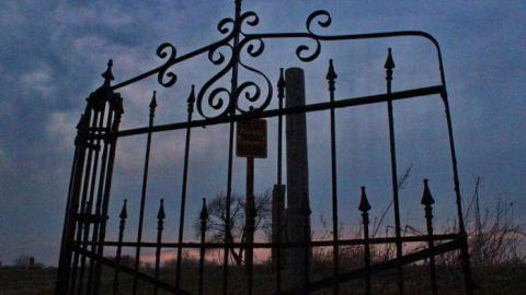 Red Sky At Night - Pinehill-Pioneer-Cemetery33.jpg