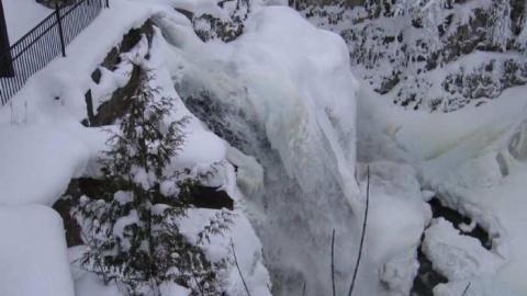 Walters Falls - By-the-Falls9.jpg