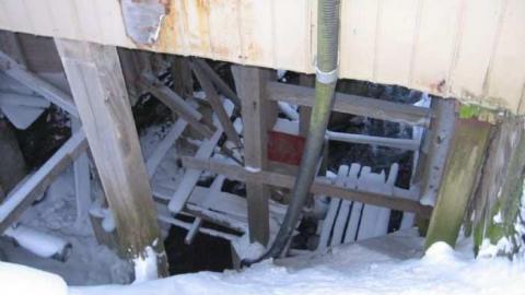 Walters Falls - By-the-Falls20.jpg