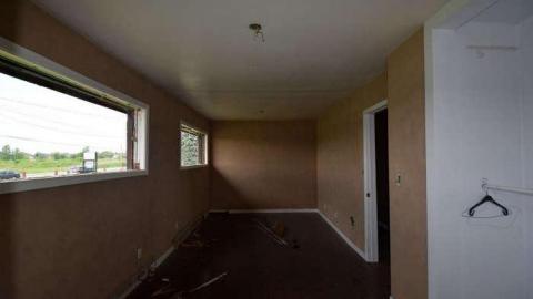 No Windows - Fanshawe-Motors-House4.jpg