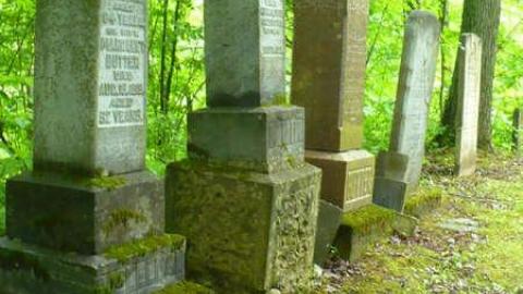 Butters - Butters-Cemetery22.jpg